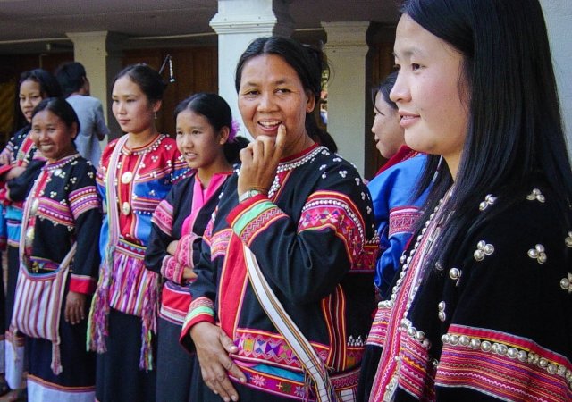 traditional lahu hilltribe dress